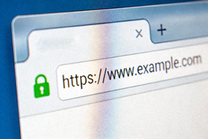 浏览器地址栏截图，显示绿色的安全锁标志和有效的HTTPS连接标识